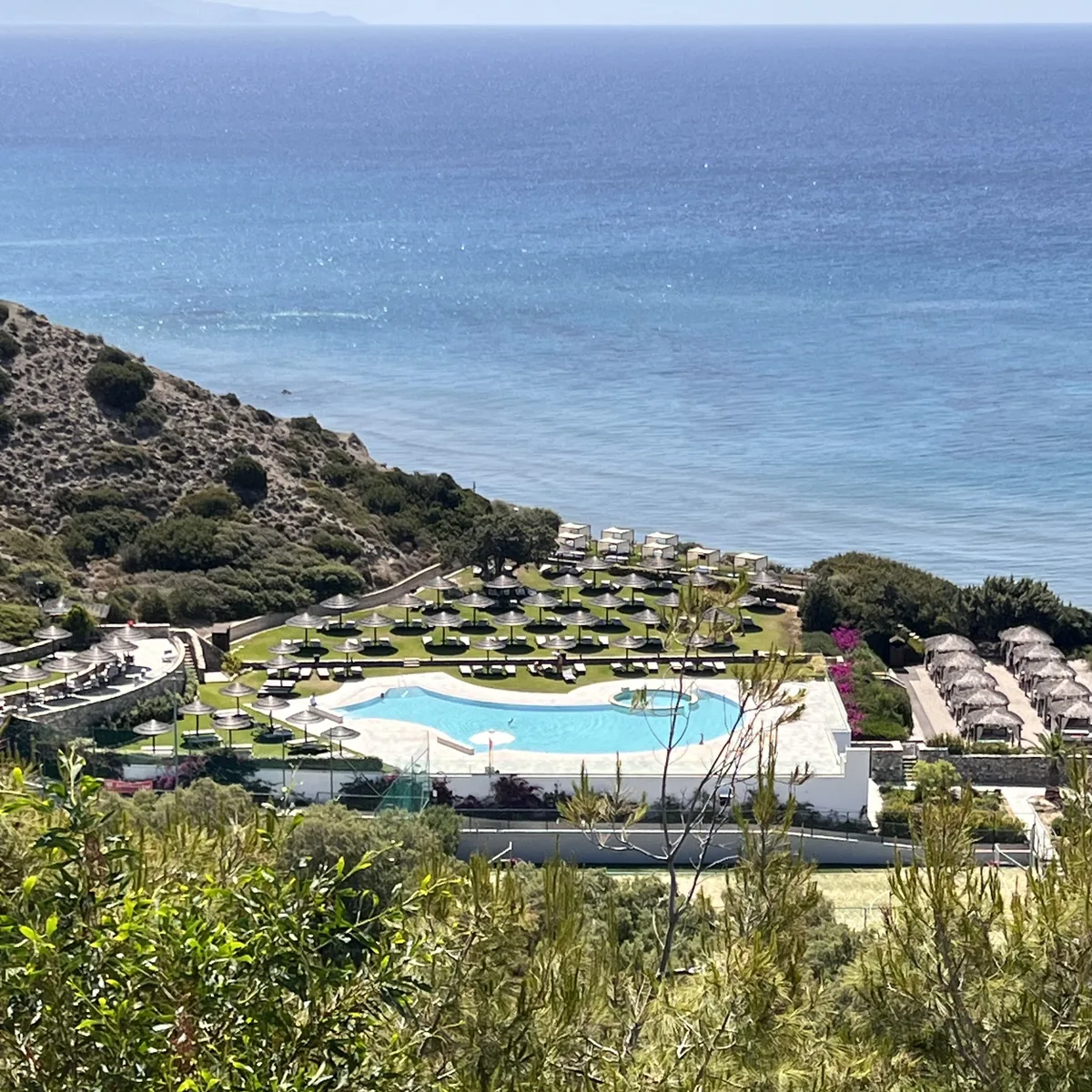 Robinson Club Daidalos – Poolanlage an der Ägäis, Luftaufnahme