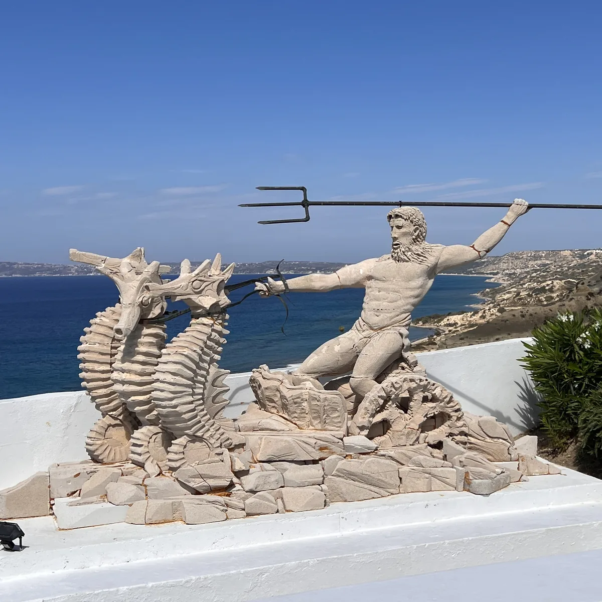 Robinson Club Daidalos – Poseidon-Skulptur mit Meerblick, Kos