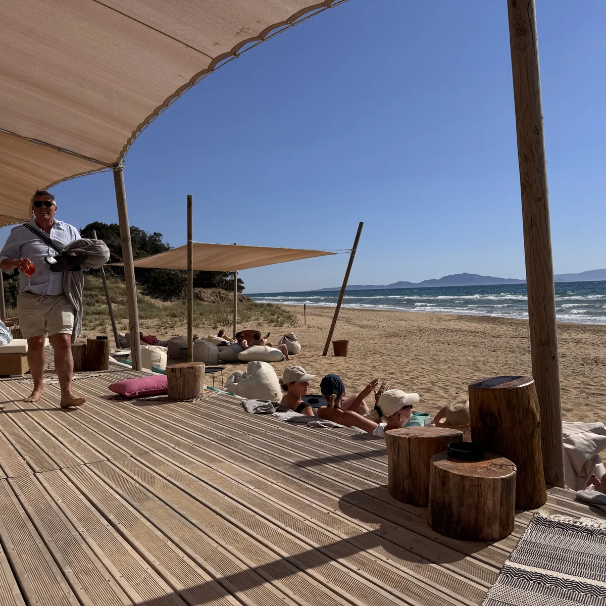 Robinson Club Kyllini Beach – Beachclub-Terrasse mit Meerblick